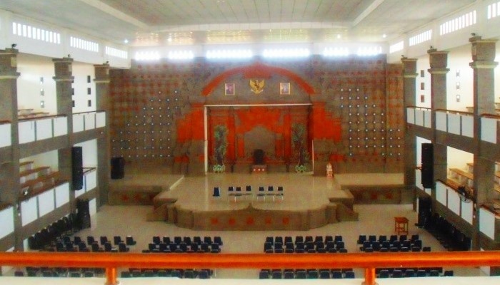 Gedung Auditorium Universitas Pendidikan Ganesha Stage